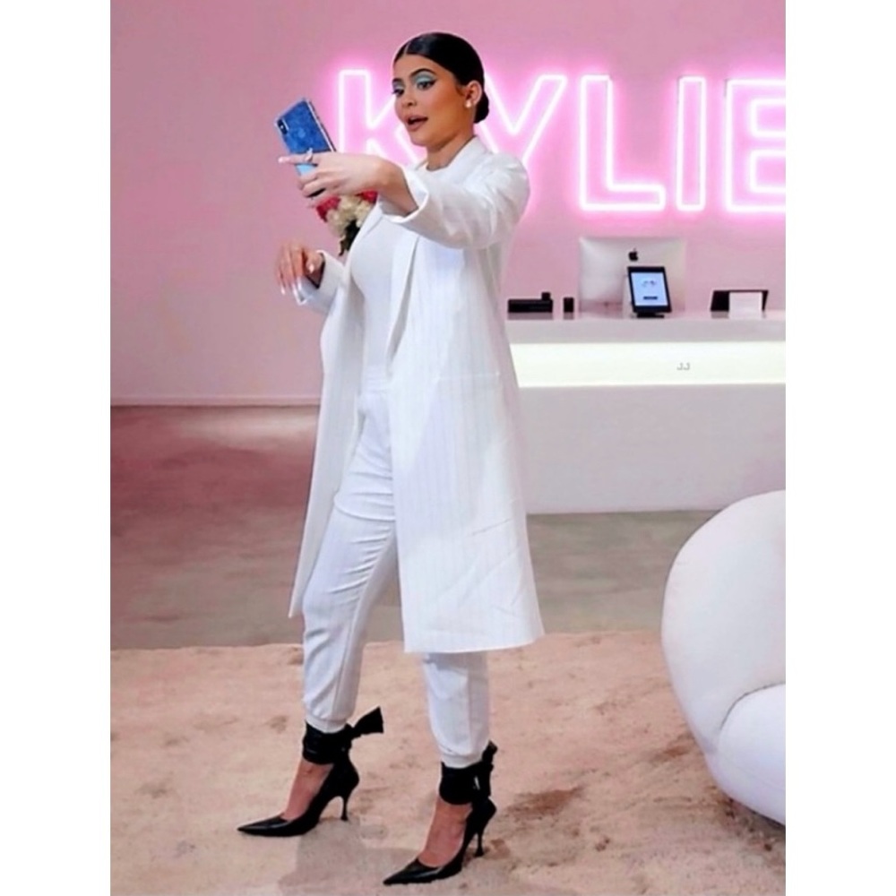 Alice + Olivia White Pinstripe Kylie Long Easy Shawl Collar Jacket Blazer, Small